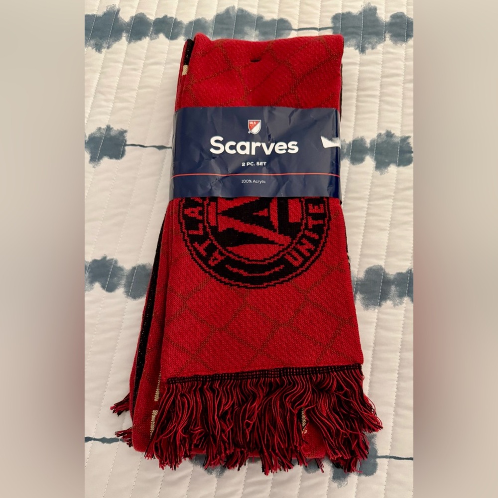 New With Tags MLS Atlanta United FC Pack of 2 Scarves